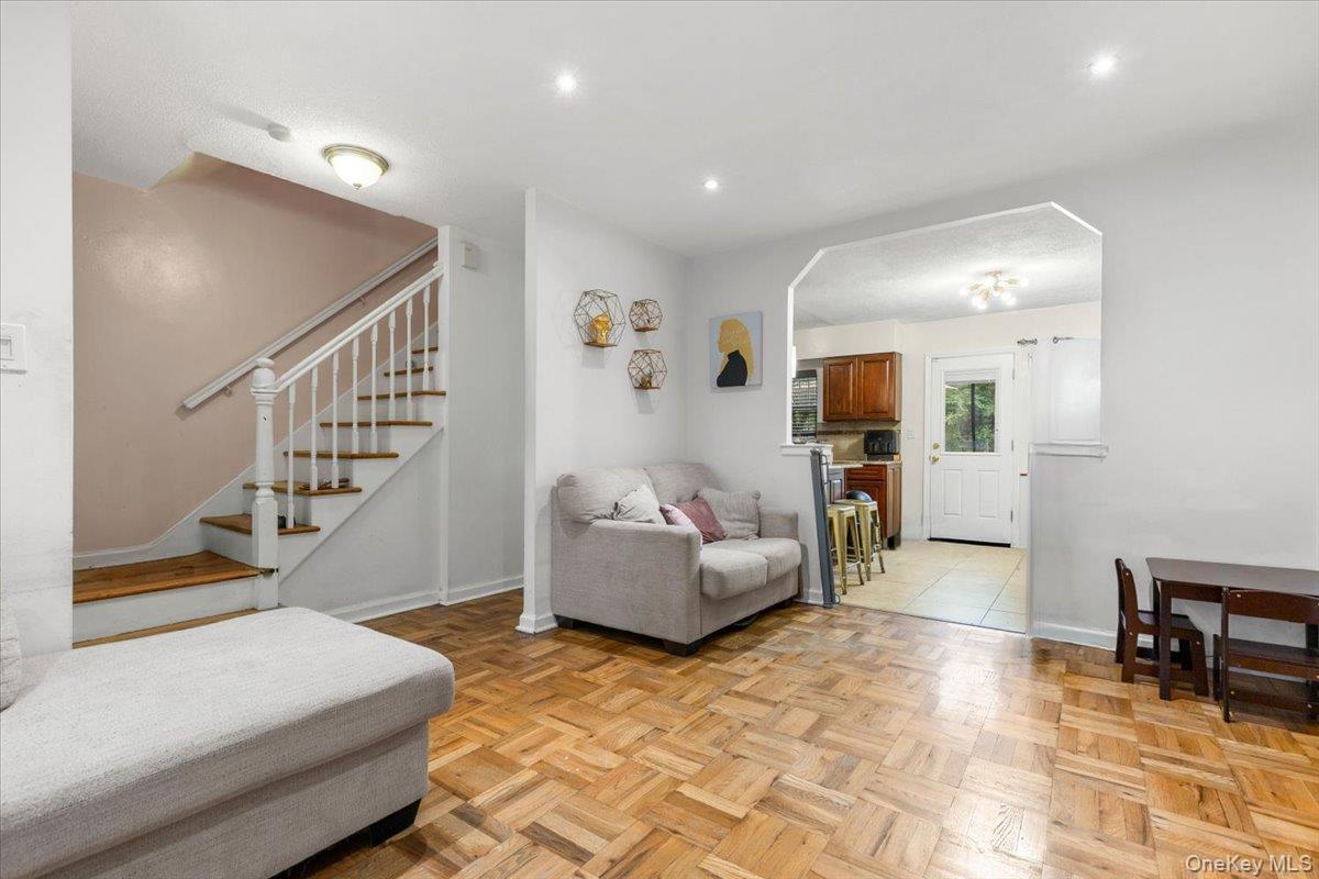 Single Family Eastchester Road Bronx, NY 10469, MLS-1023087-5