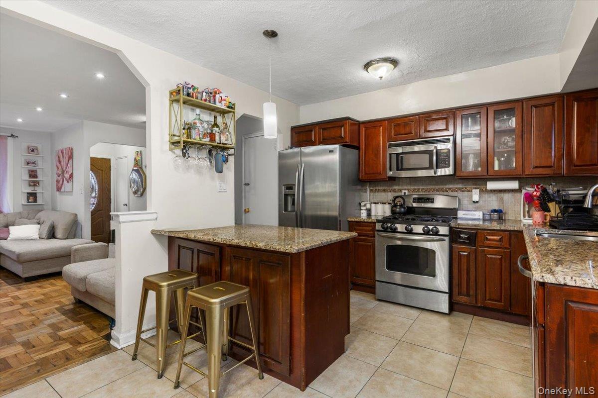 Single Family Eastchester Road Bronx, NY 10469, MLS-1023087-7