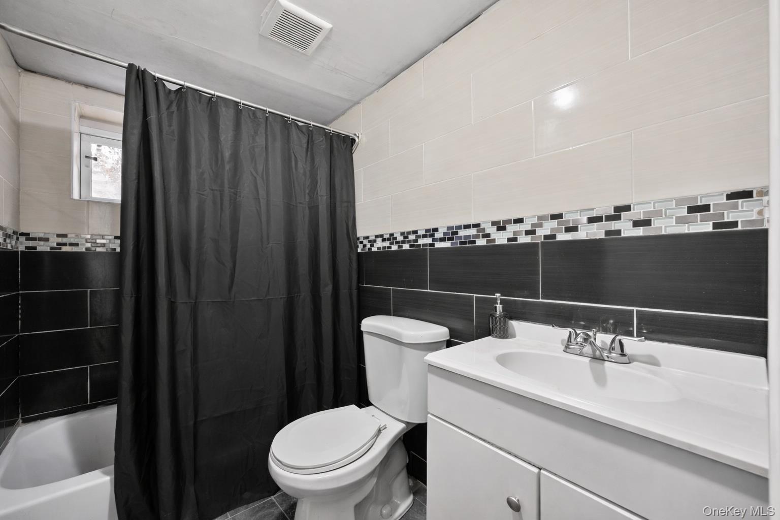 Single Family E 224th Street  Bronx, NY 10466, MLS-1023088-5