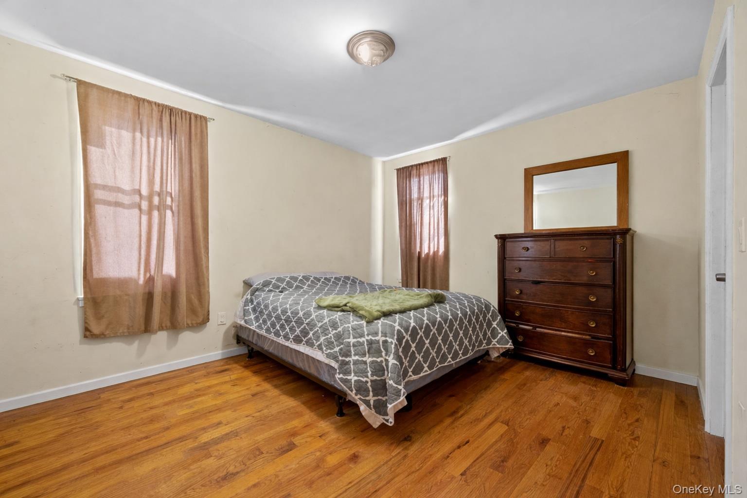 Single Family E 224th Street  Bronx, NY 10466, MLS-1023088-7
