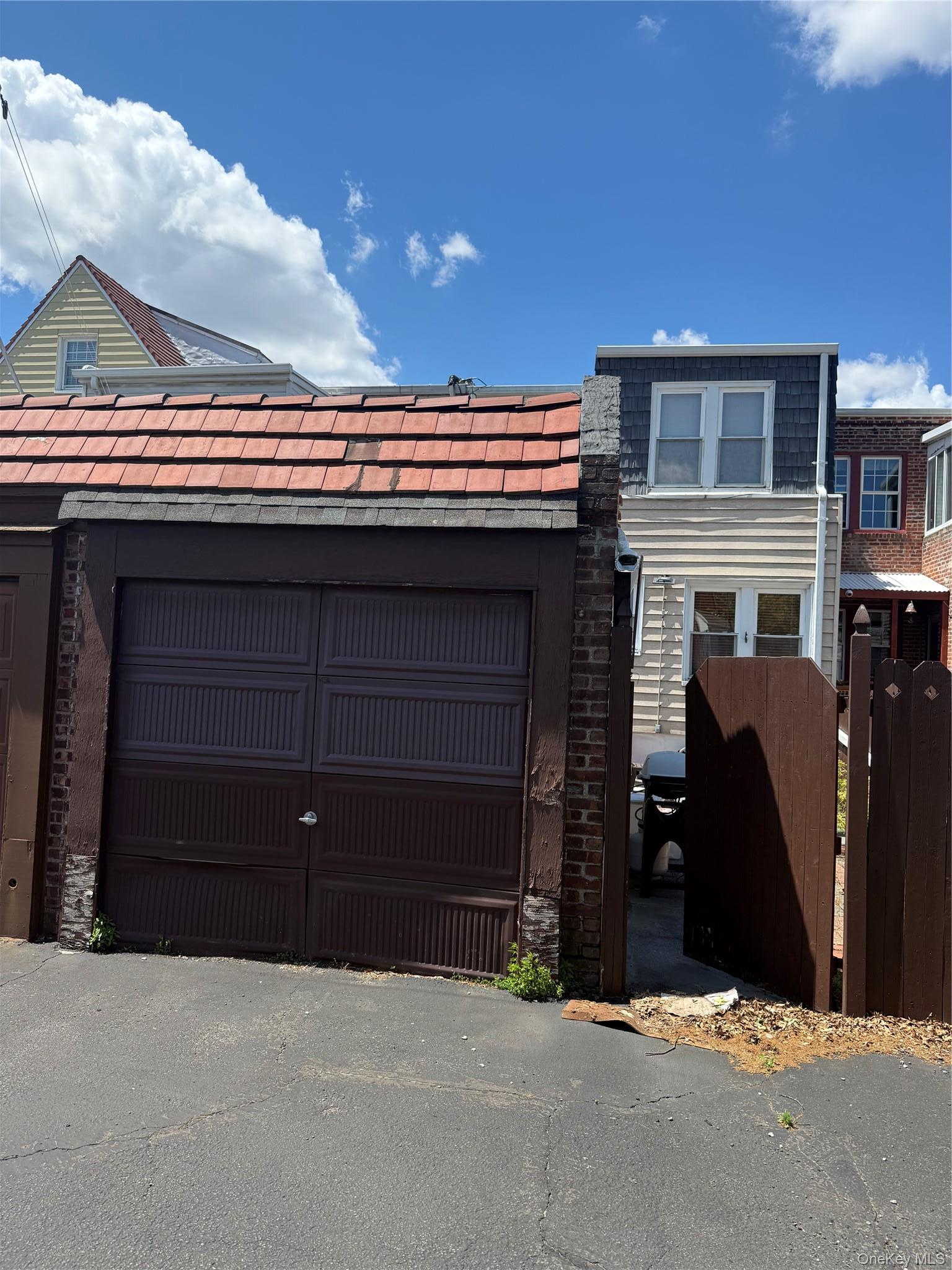 Single Family 84th Street Queens, NY 11379, MLS-1023100-23