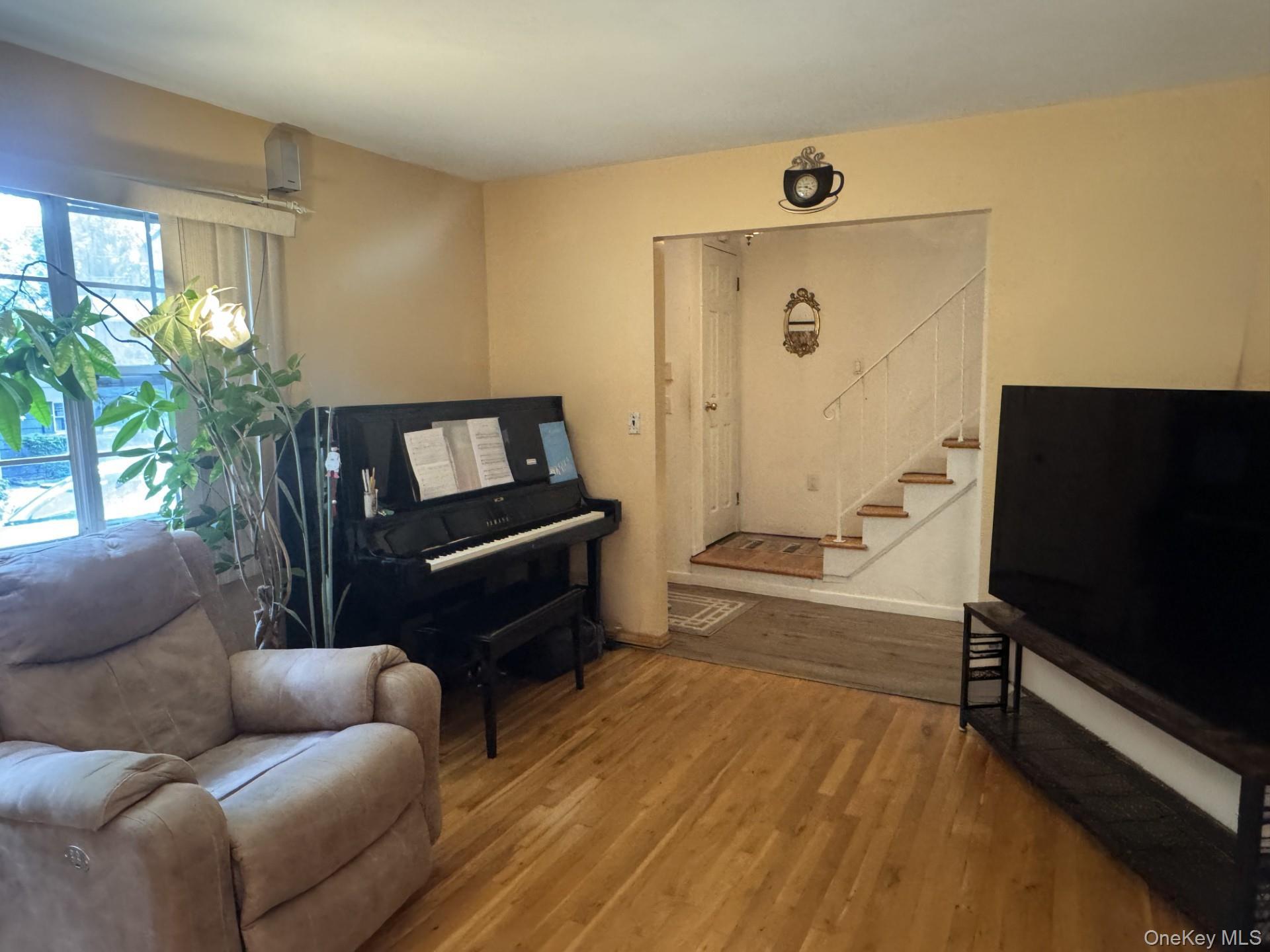 Single Family Bushwick Street  Suffolk County, NY 11747, MLS-1023194-4