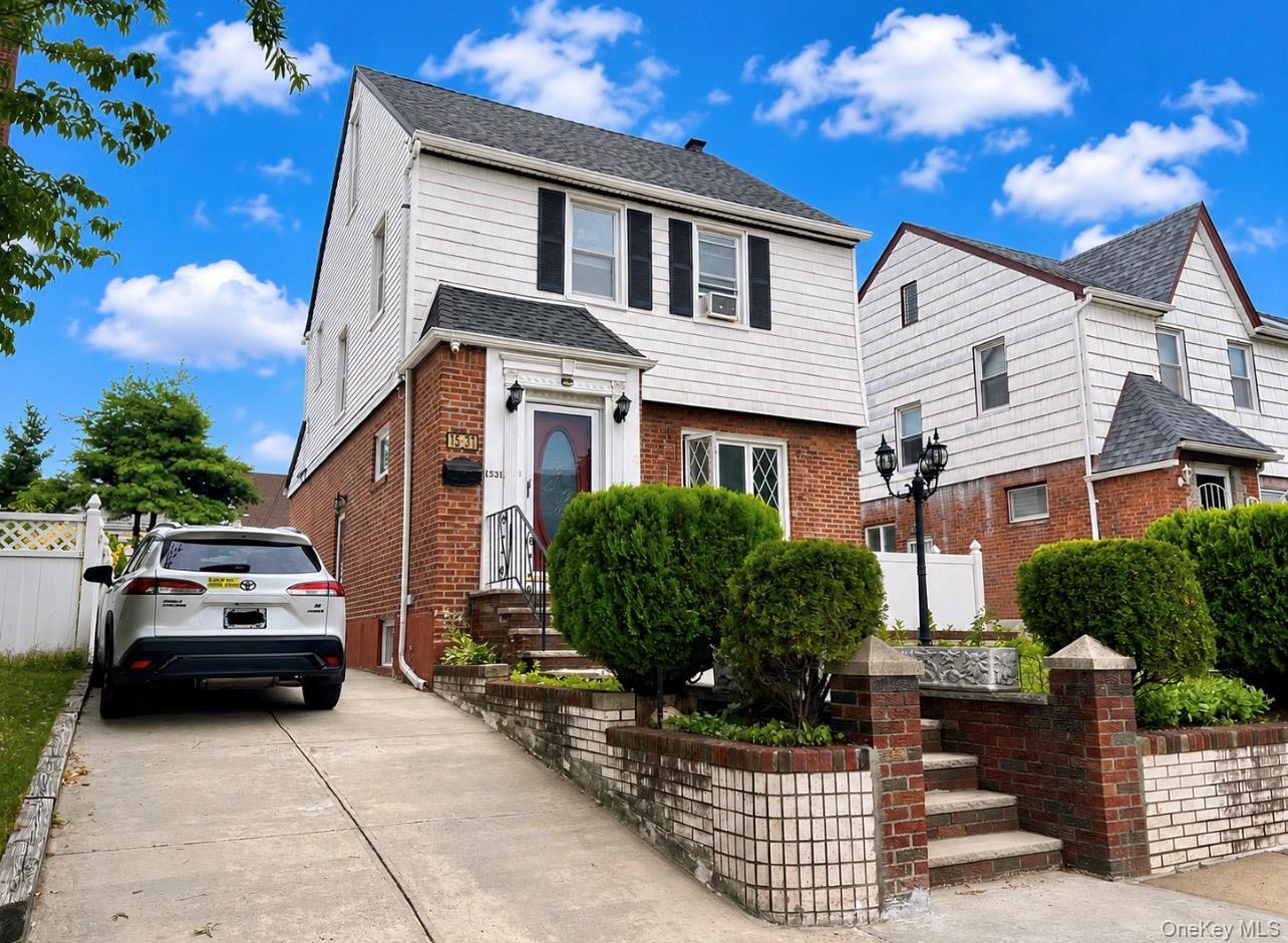 Single Family 145th Place  Queens, NY 11357, MLS-1023201-2