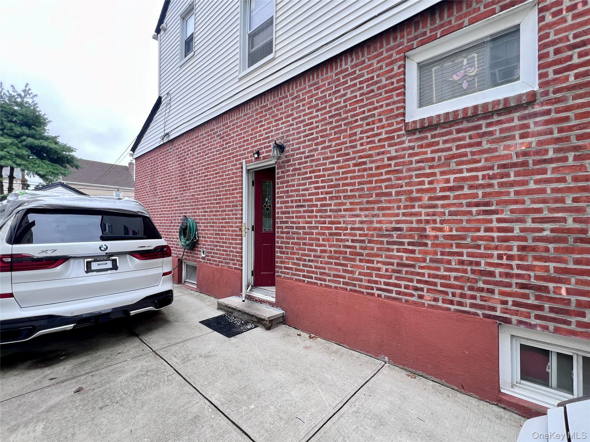 Single Family 145th Place  Queens, NY 11357, MLS-1023201-26