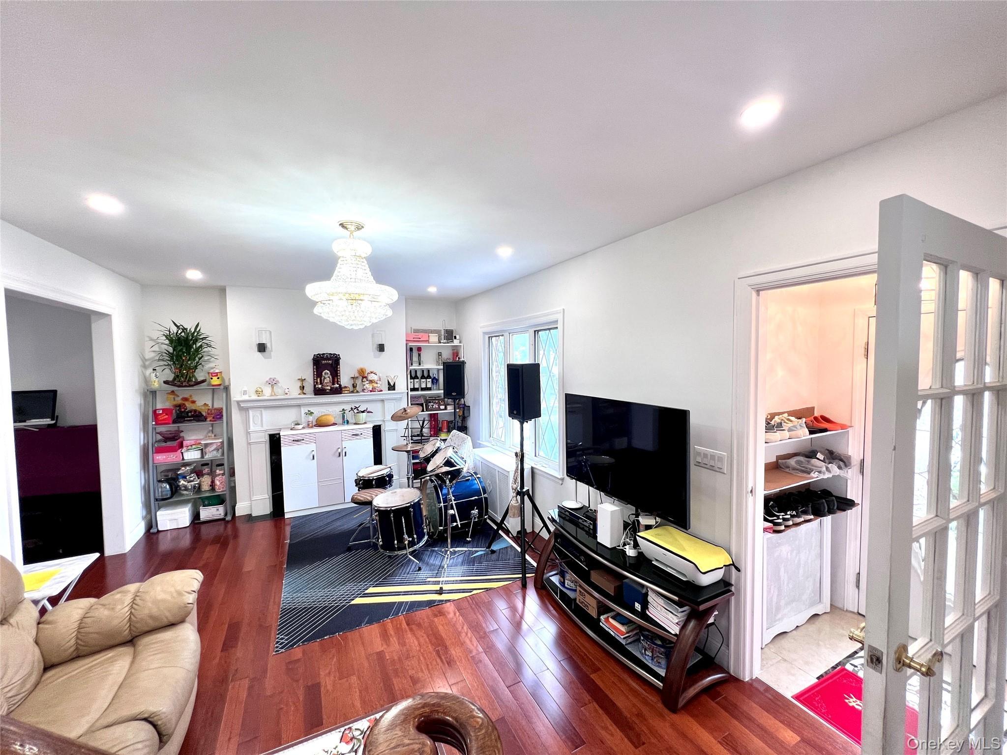 Single Family 145th Place  Queens, NY 11357, MLS-1023201-5