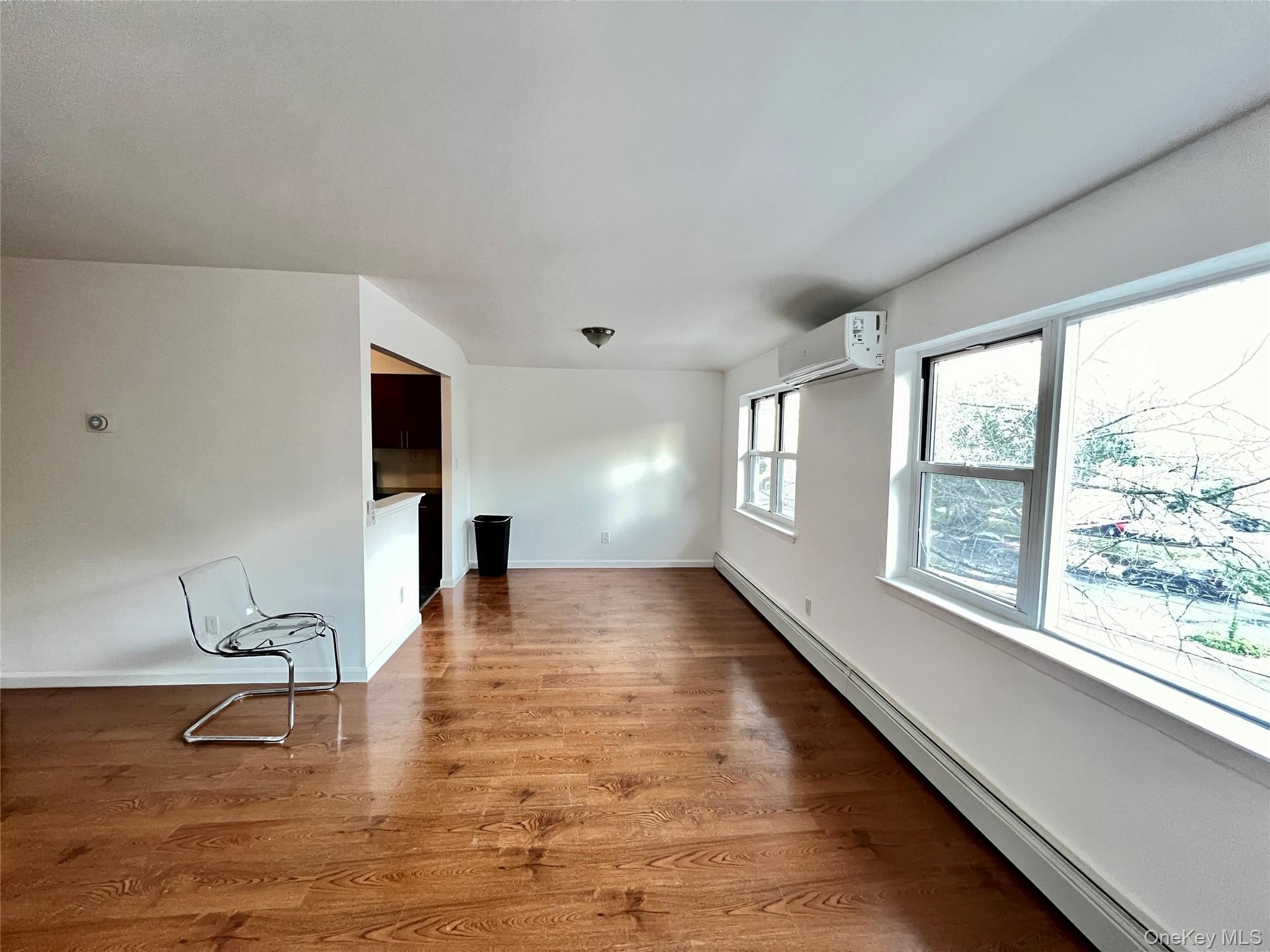 Single Family Little Neck Parkway  Queens, NY 11004, MLS-1023213-10
