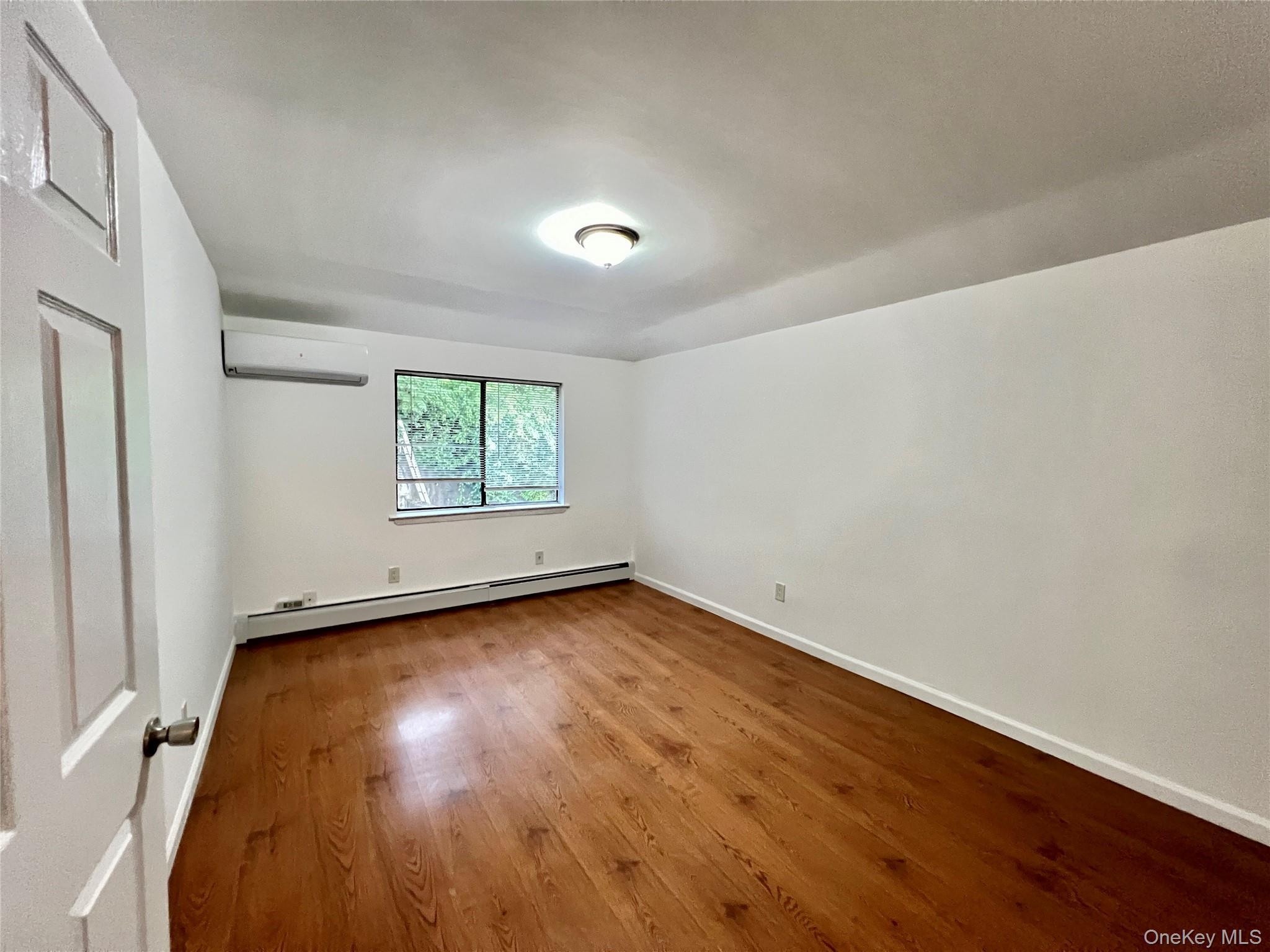 Single Family Little Neck Parkway  Queens, NY 11004, MLS-1023213-17