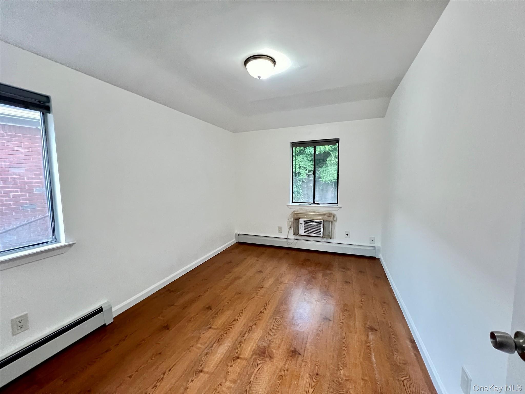 Single Family Little Neck Parkway  Queens, NY 11004, MLS-1023213-21