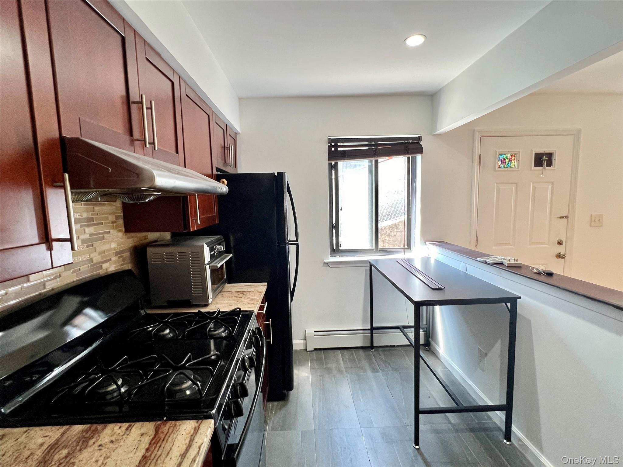 Single Family Little Neck Parkway  Queens, NY 11004, MLS-1023213-26