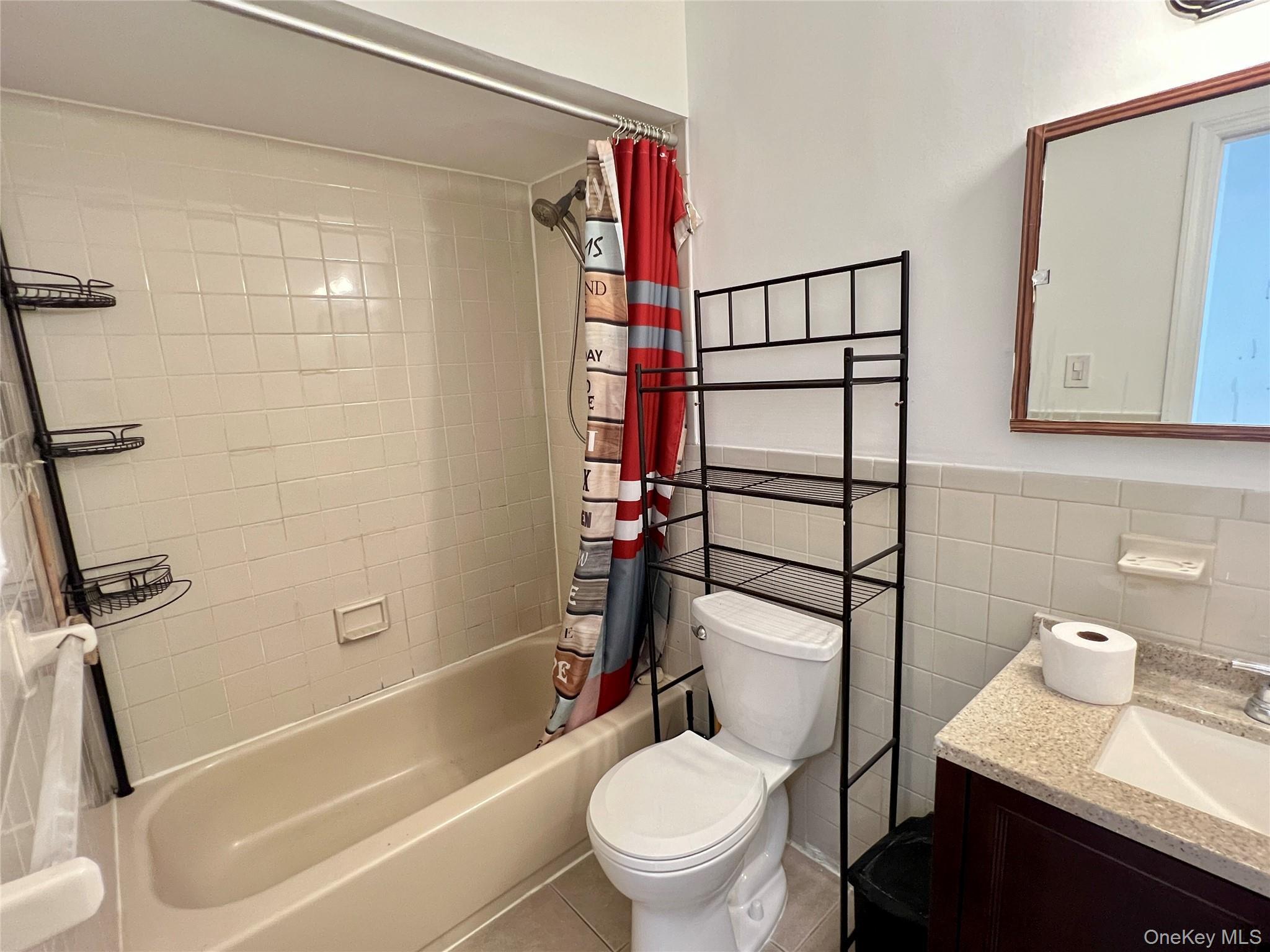 Single Family Little Neck Parkway  Queens, NY 11004, MLS-1023213-31