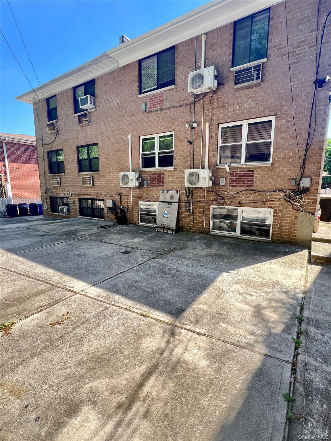 Single Family Little Neck Parkway  Queens, NY 11004, MLS-1023213-6
