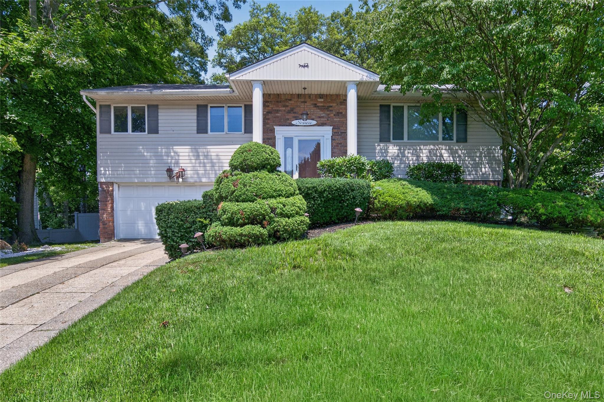 Single Family Chatham Road Suffolk County, NY 11725, MLS-1023277-13
