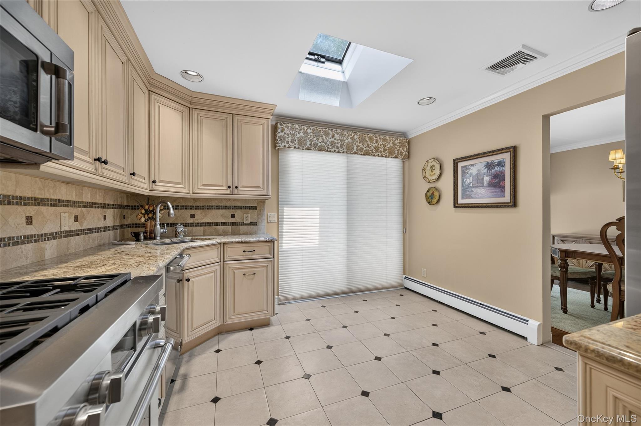 Single Family Chatham Road Suffolk County, NY 11725, MLS-1023277-5