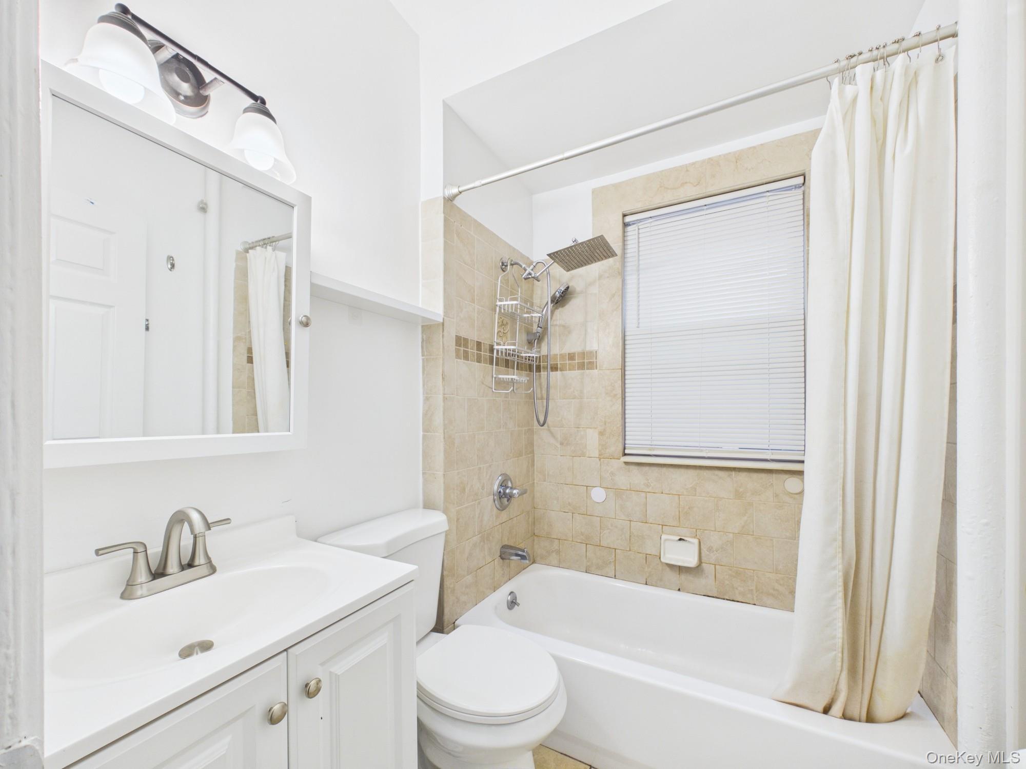 Single Family E 197th Street Bronx, NY 10461, MLS-1023311-16