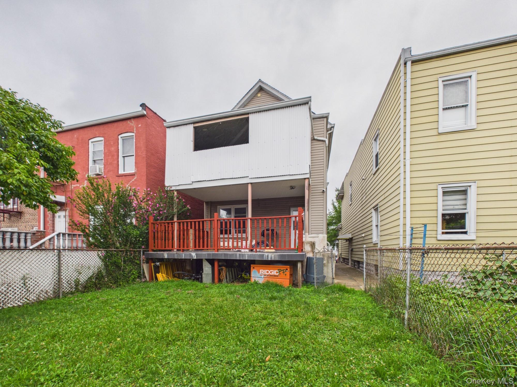Single Family E 197th Street Bronx, NY 10461, MLS-1023311-18