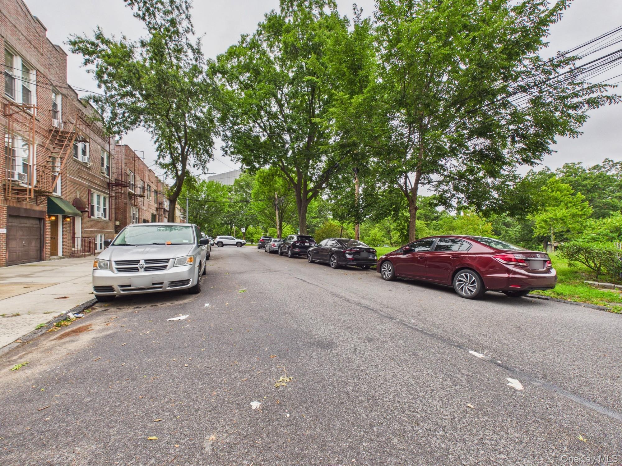 Single Family E 197th Street Bronx, NY 10461, MLS-1023311-21