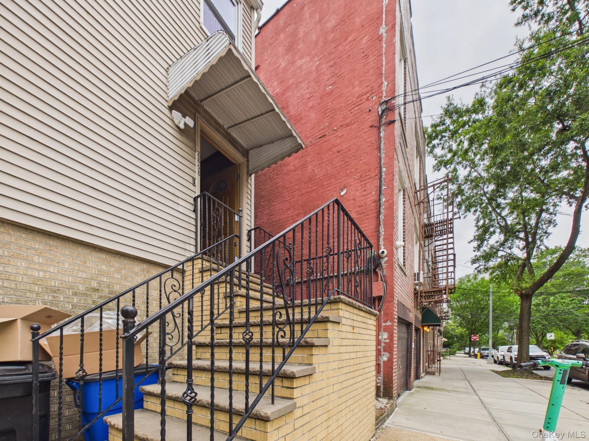 Single Family E 197th Street Bronx, NY 10461, MLS-1023311-4