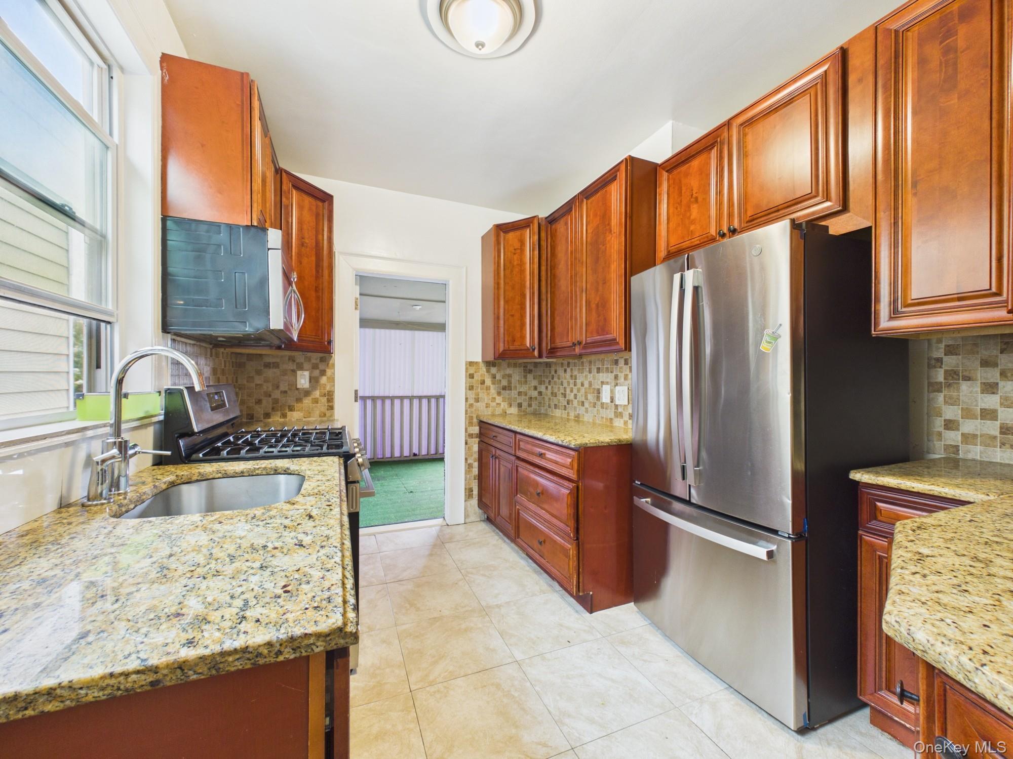 Single Family E 197th Street Bronx, NY 10461, MLS-1023311-7