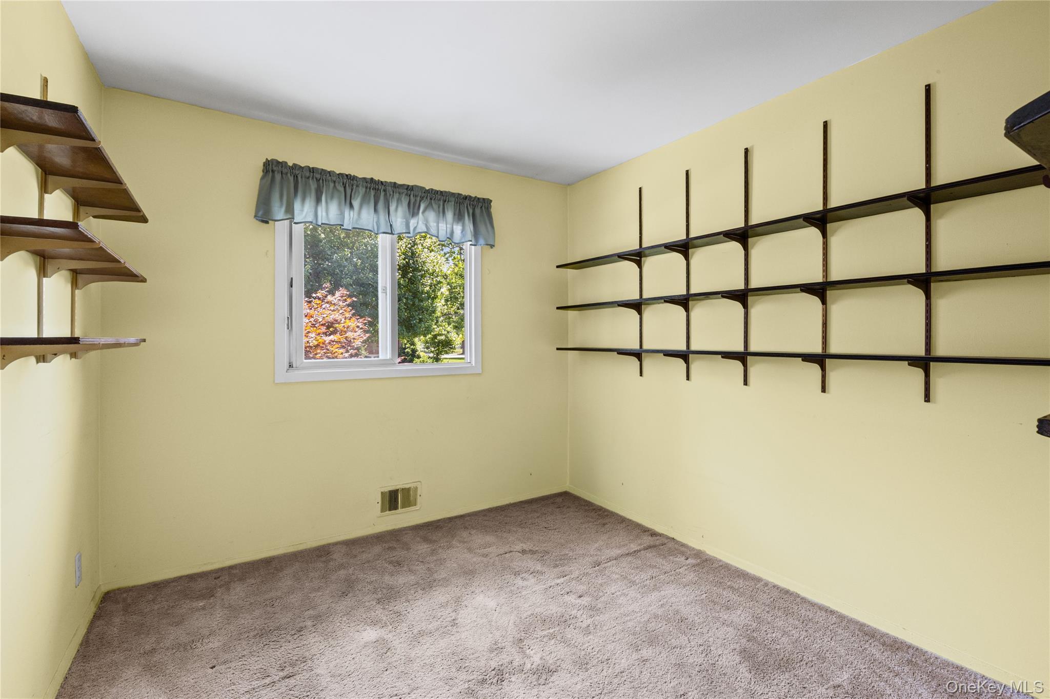 Single Family Burr Road Suffolk County, NY 11731, MLS-1023359-10
