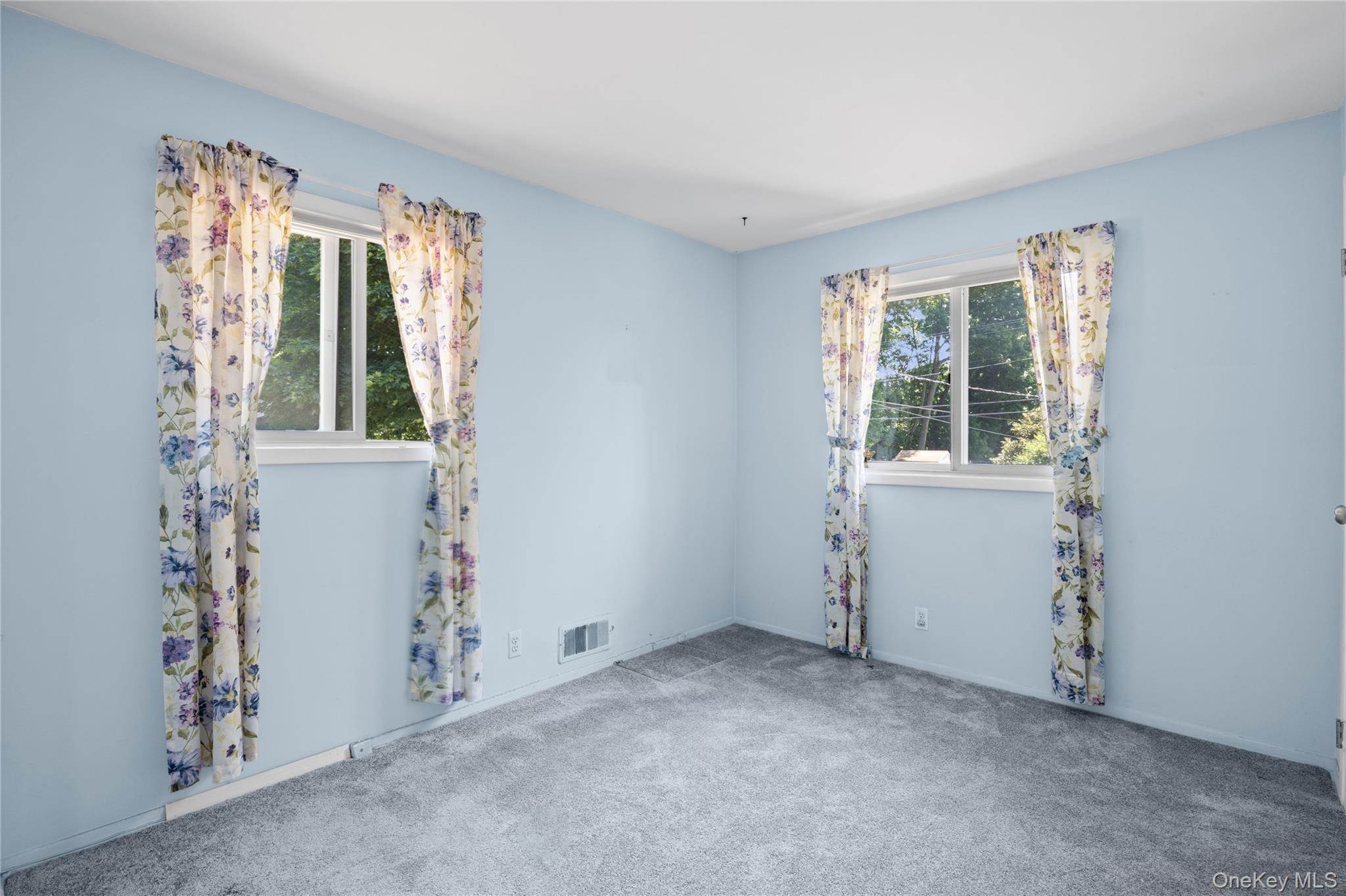 Single Family Burr Road Suffolk County, NY 11731, MLS-1023359-16
