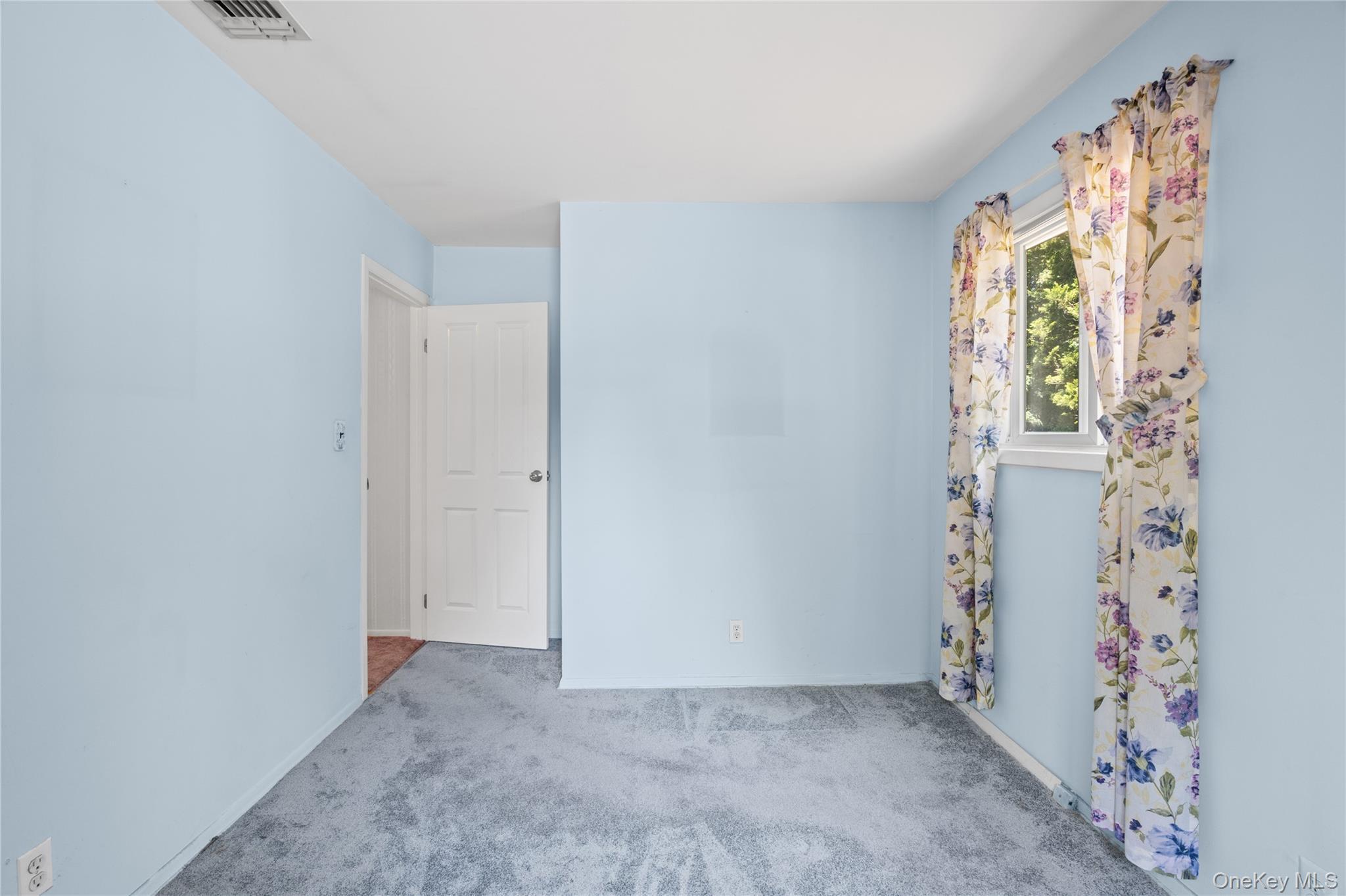 Single Family Burr Road Suffolk County, NY 11731, MLS-1023359-17