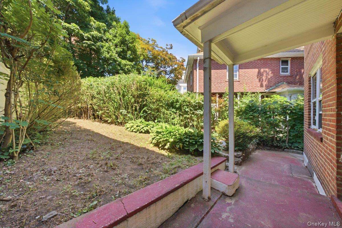 Single Family Post Road  Bronx, NY 10471, MLS-1023363-23