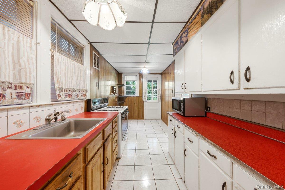 Single Family Post Road  Bronx, NY 10471, MLS-1023363-4