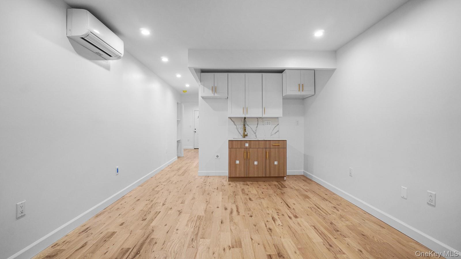 Single Family Popham Avenue Bronx, NY 10453, MLS-1023369-10