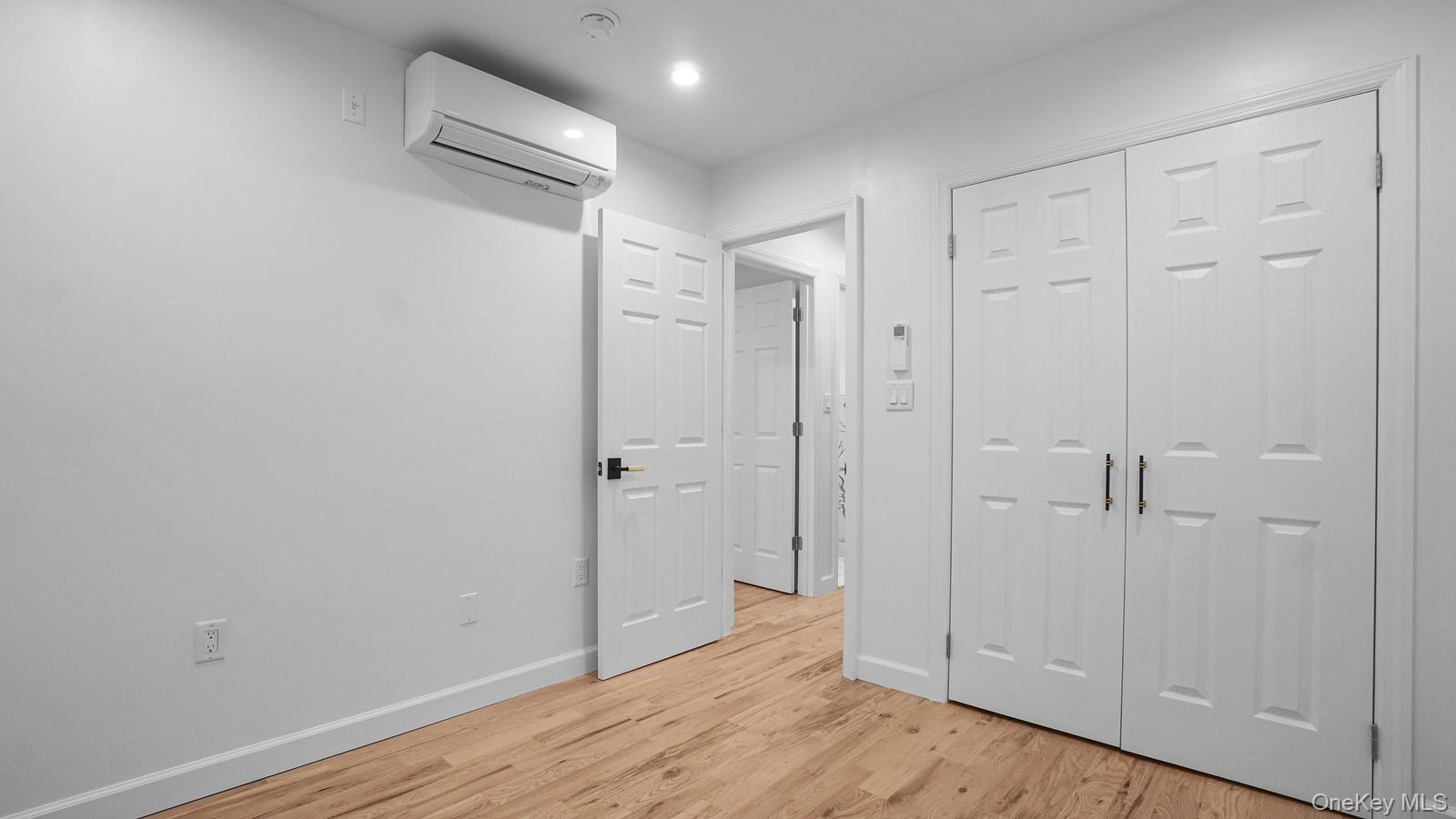 Single Family Popham Avenue Bronx, NY 10453, MLS-1023369-15