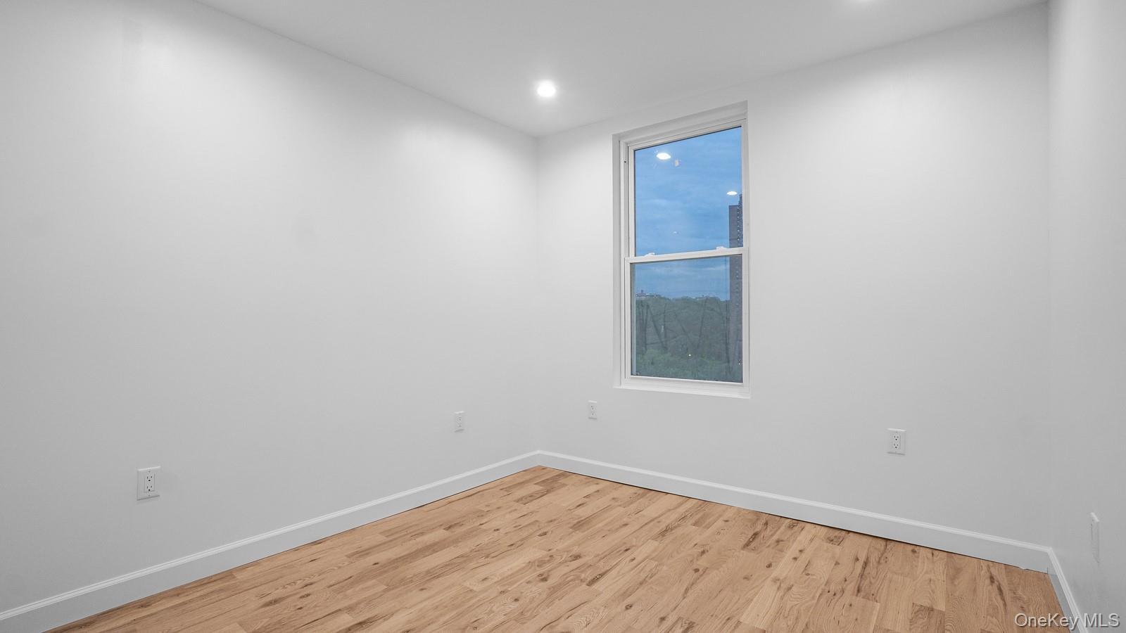 Single Family Popham Avenue Bronx, NY 10453, MLS-1023369-16