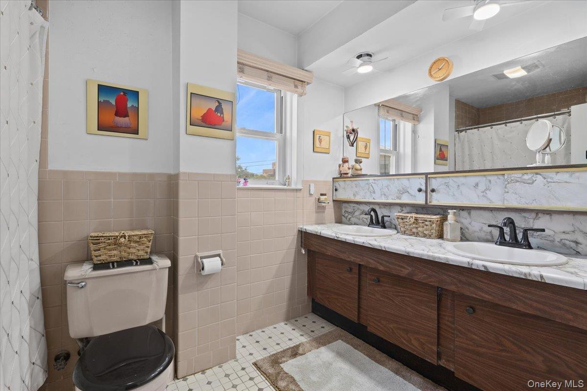 Single Family Ampere Avenue  Bronx, NY 10465, MLS-1023372-18