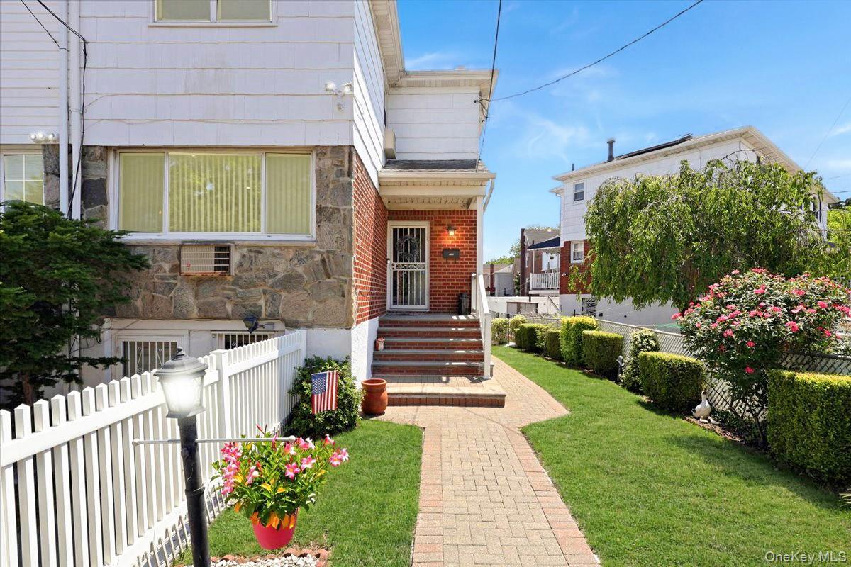 Single Family Ampere Avenue  Bronx, NY 10465, MLS-1023372-2