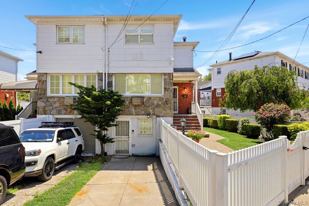 Single Family Ampere Avenue  Bronx, NY 10465, MLS-1023372-3