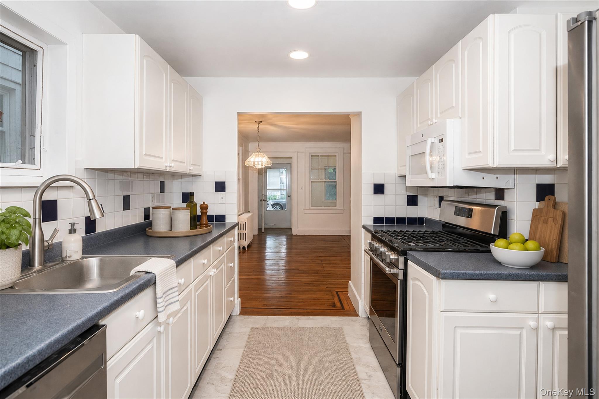Single Family Terrace Street Bronx, NY 10464, MLS-1023397-5