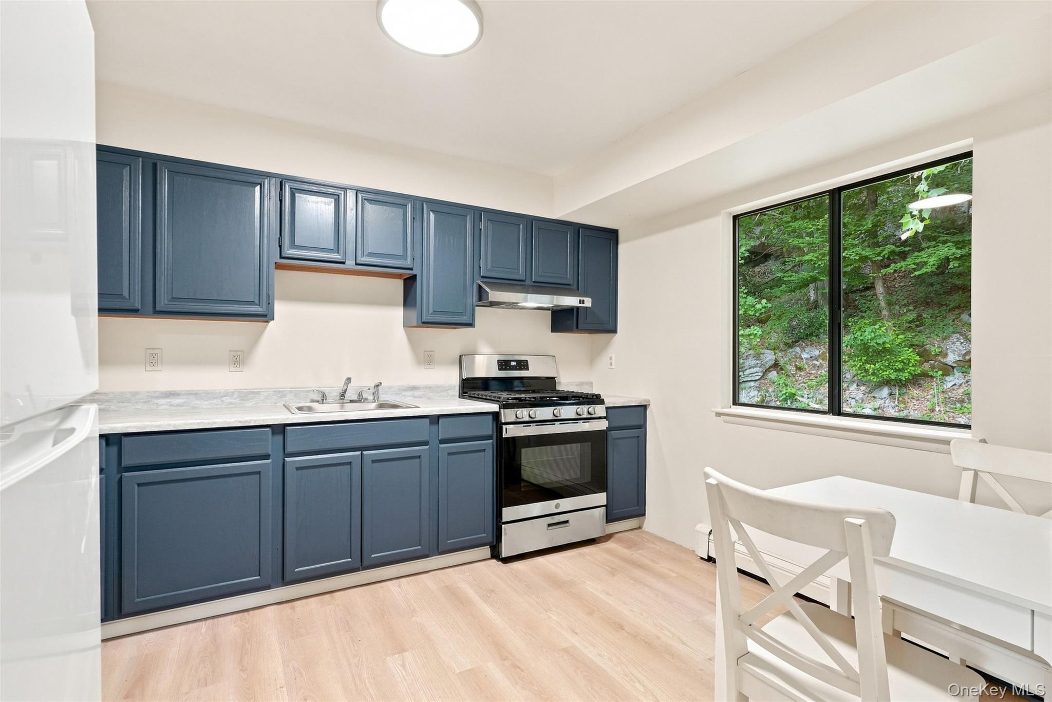 Single Family Sutton Park Road Dutchess County, NY 12603, MLS-1023468-13