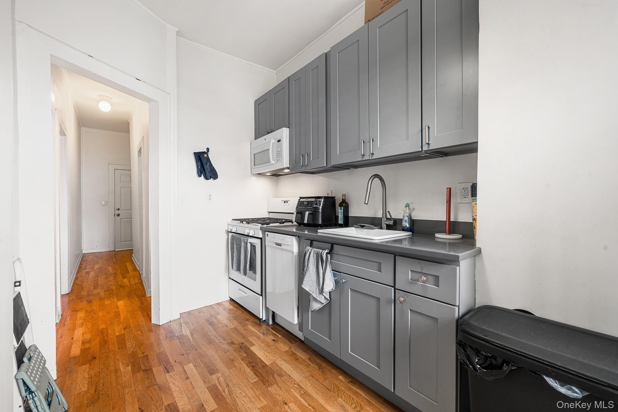 Single Family Knickerbocker Avenue  Brooklyn, NY 11221, MLS-1023510-19