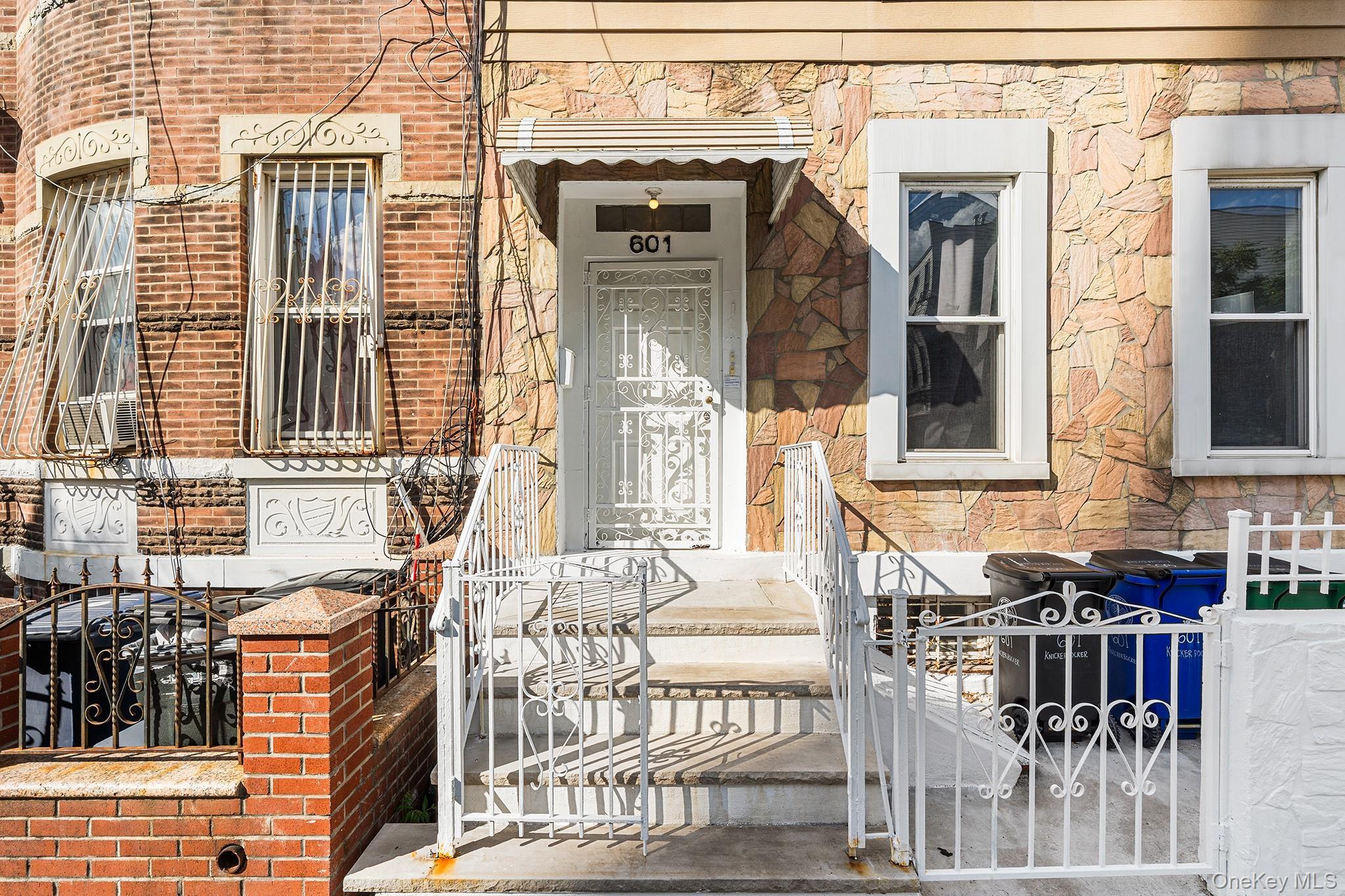 Single Family Knickerbocker Avenue  Brooklyn, NY 11221, MLS-1023510-4