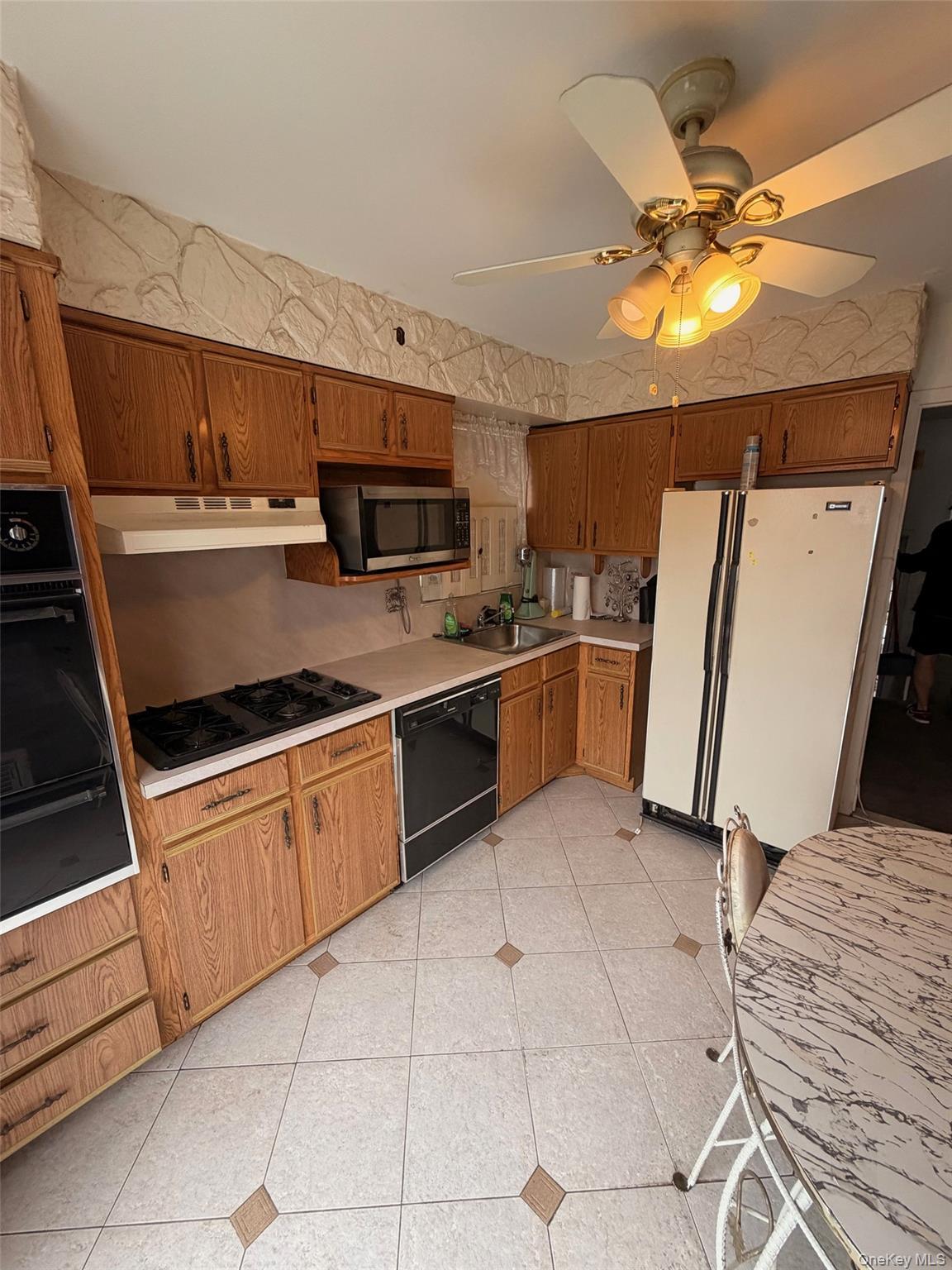 Single Family Watt Avenue Bronx, NY 10465, MLS-1023519-8