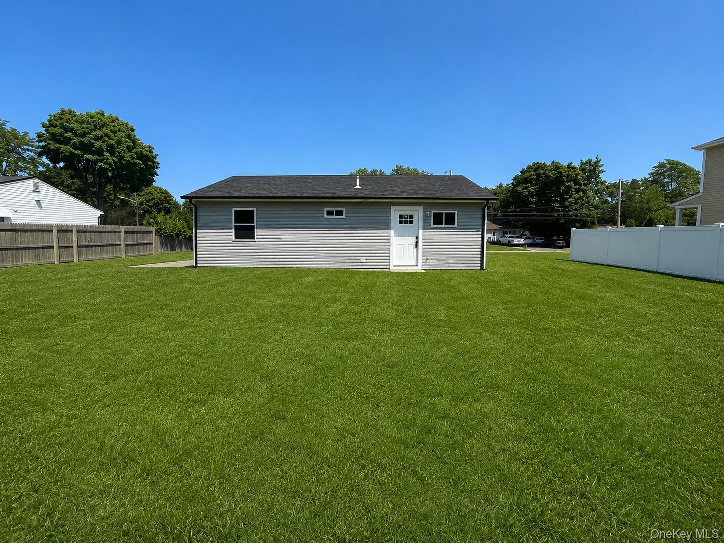 Single Family Meade Avenue Suffolk County, NY 11713, MLS-1023601-12