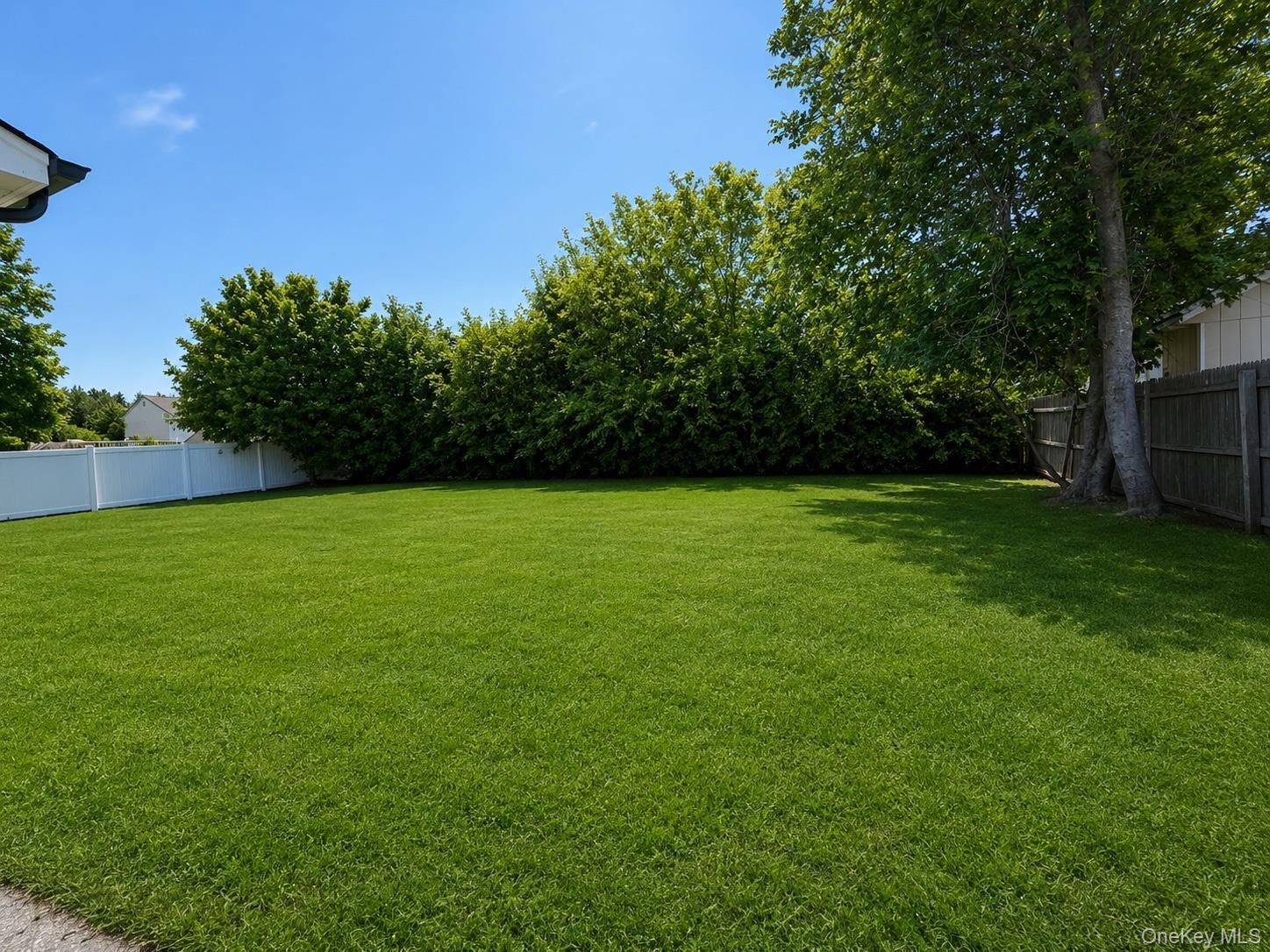 Single Family Meade Avenue Suffolk County, NY 11713, MLS-1023601-13