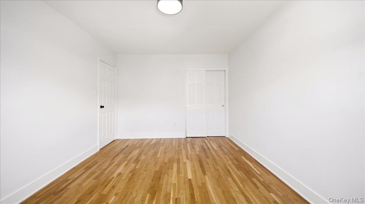 Single Family Gunther Avenue Bronx, NY 10469, MLS-1023633-11