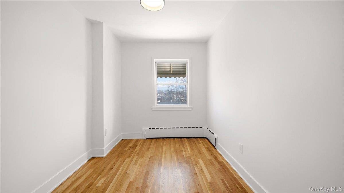 Single Family Gunther Avenue Bronx, NY 10469, MLS-1023633-12