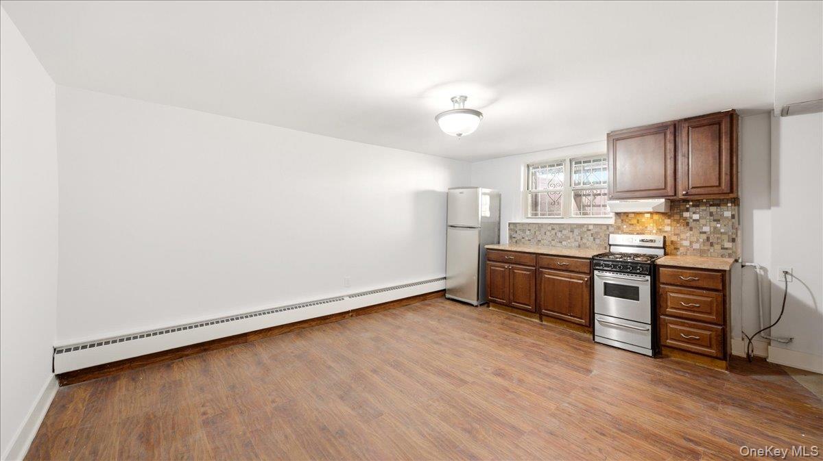 Single Family Gunther Avenue Bronx, NY 10469, MLS-1023633-17