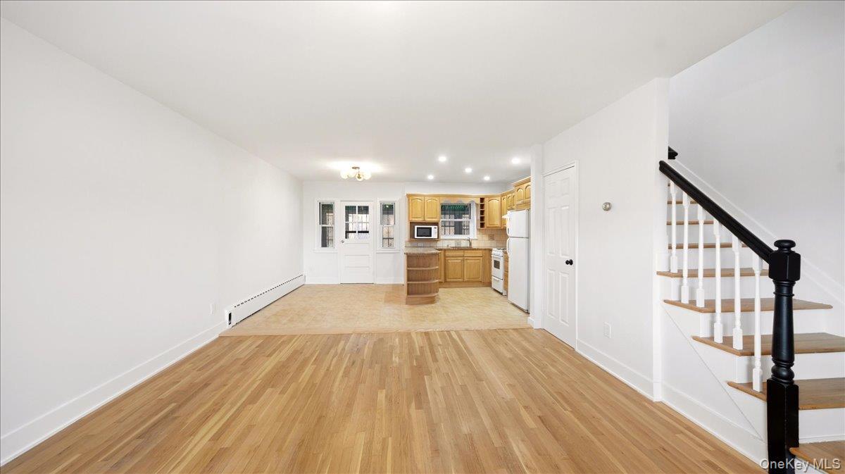 Single Family Gunther Avenue Bronx, NY 10469, MLS-1023633-7
