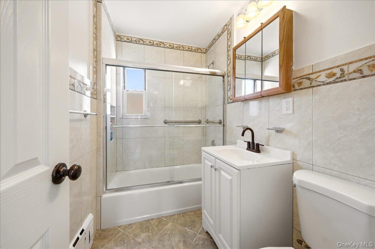 Single Family Gunther Avenue Bronx, NY 10469, MLS-1023633-9