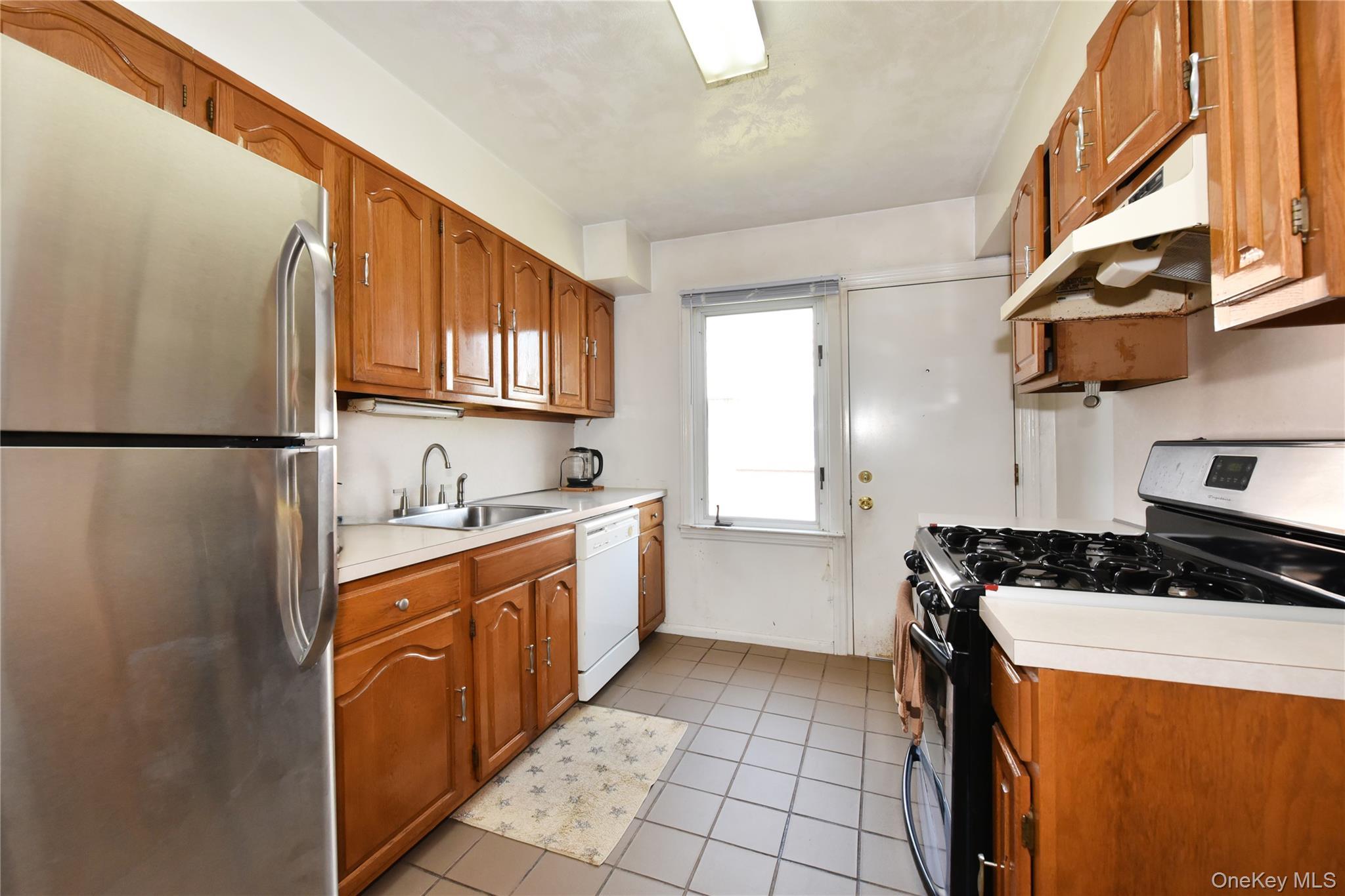 Single Family 69th Avenue Queens, NY 11365, MLS-1023644-15