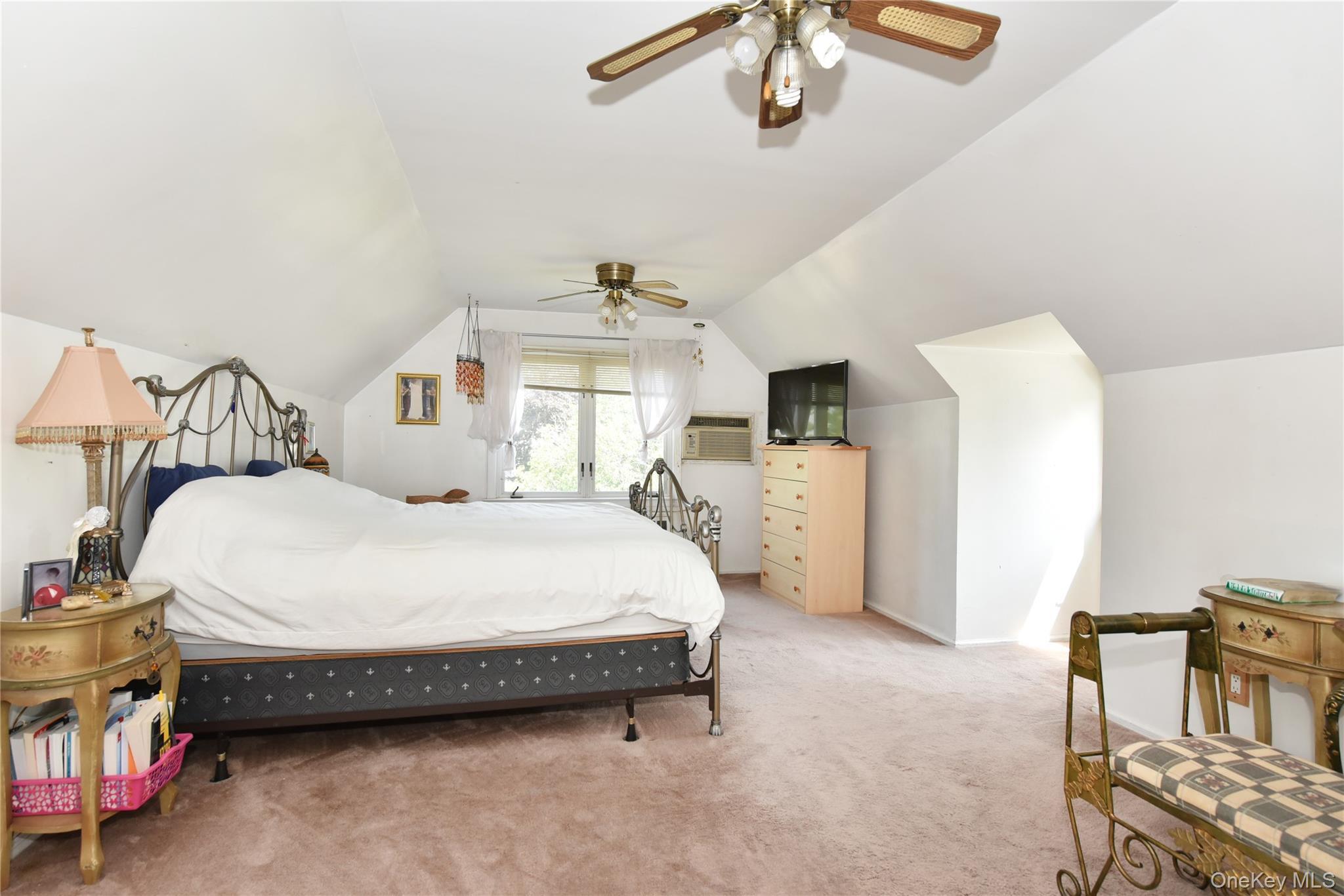 Single Family 69th Avenue Queens, NY 11365, MLS-1023644-24