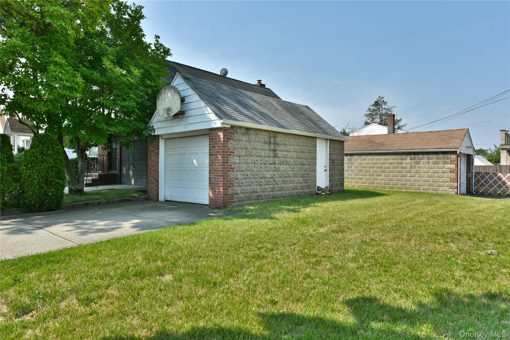 Single Family 69th Avenue Queens, NY 11365, MLS-1023644-28