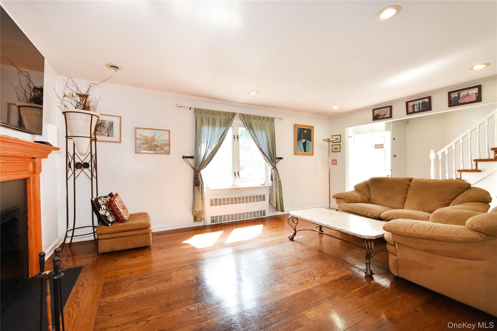 Single Family 69th Avenue Queens, NY 11365, MLS-1023644-6