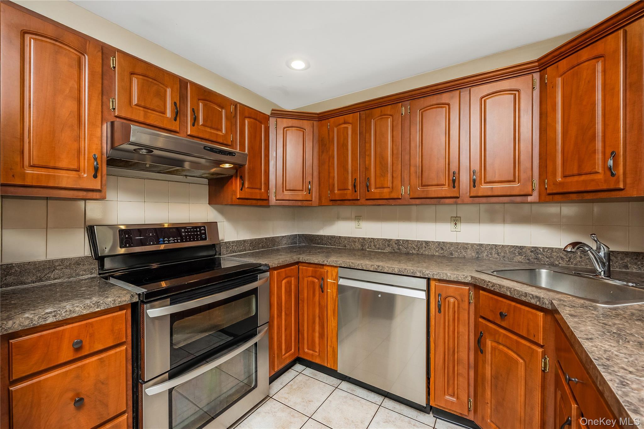 Single Family Southside Avenue Nassau County, NY 11520, MLS-1023706-10